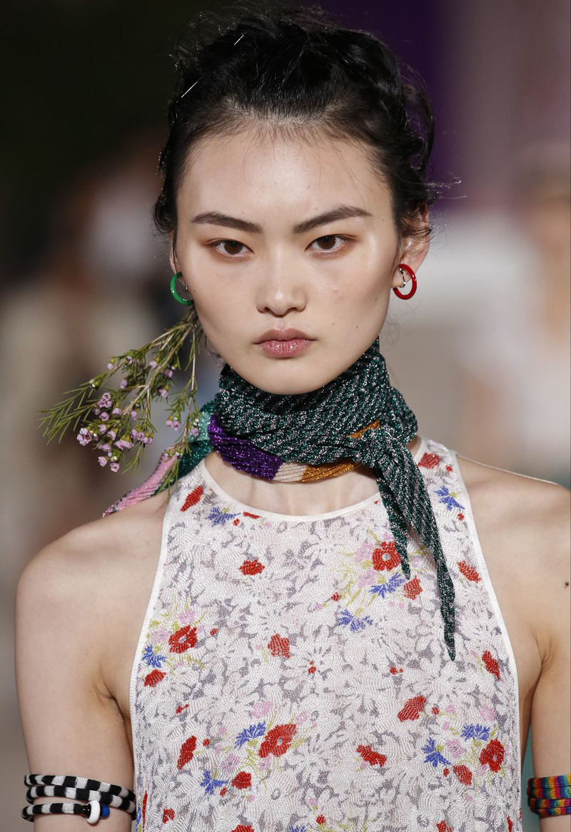 Over-the-Top Flowers 7 Hair Trends That Will Take Over Summer 2020