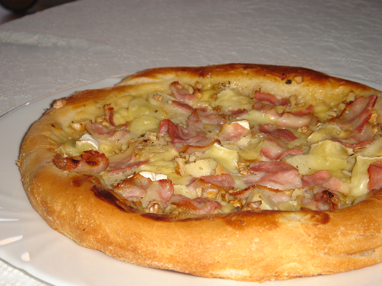 Nem vagyok mesterszakács Ínyenc házi pizza egyszerűen mézesmustáros