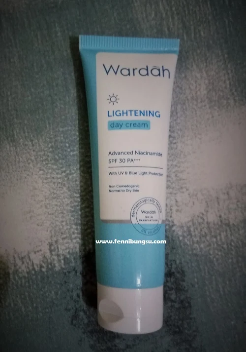 Review Wardah Lightening Day Niacinamide (Kemasan Baru)