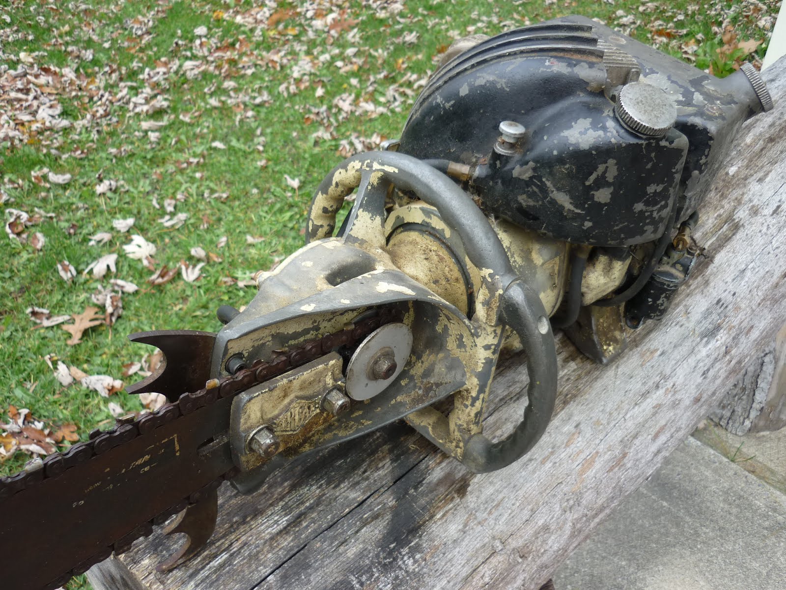 VINTAGE CHAINSAW COLLECTION TITAN SPORTSMAN.