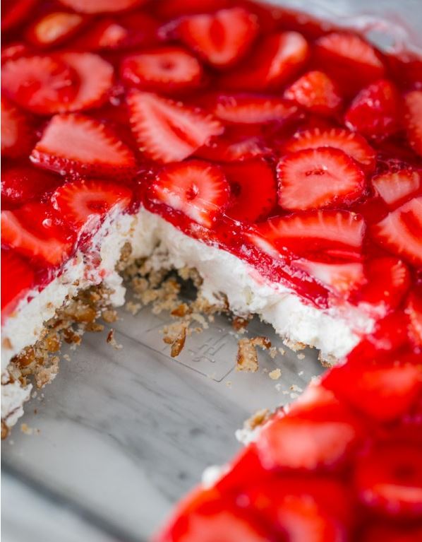 Strawberry Pretzel Salad Frozen