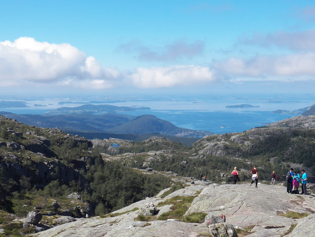 Fiordos Noruegos - Oslo (14 días por nuestra cuenta) Agosto 2013 - Blogs de Noruega - Día 3 (Subida al Preikestolen) (4)