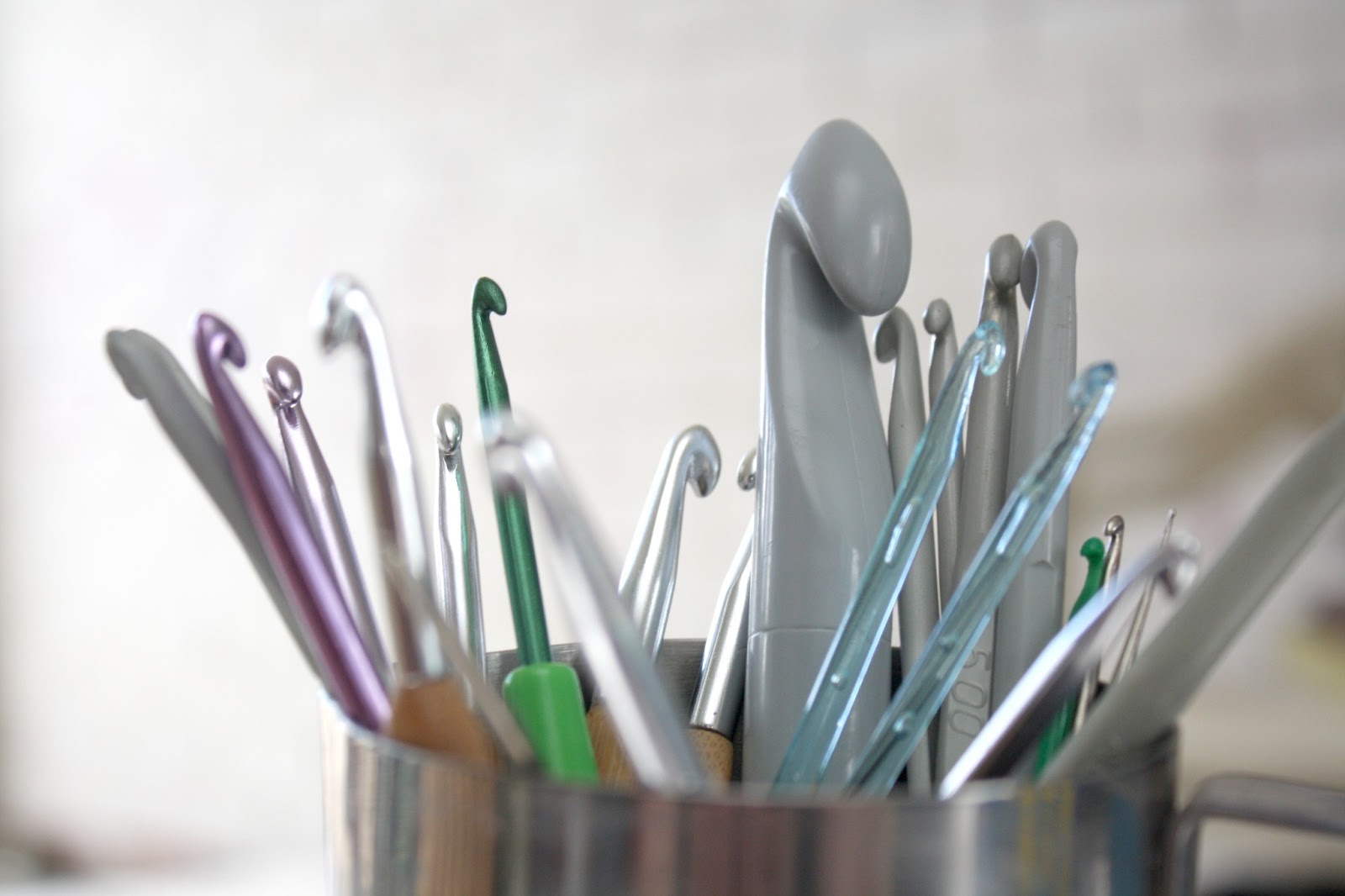 How To Crochet a Heart: crochet hooks {crochet basics}