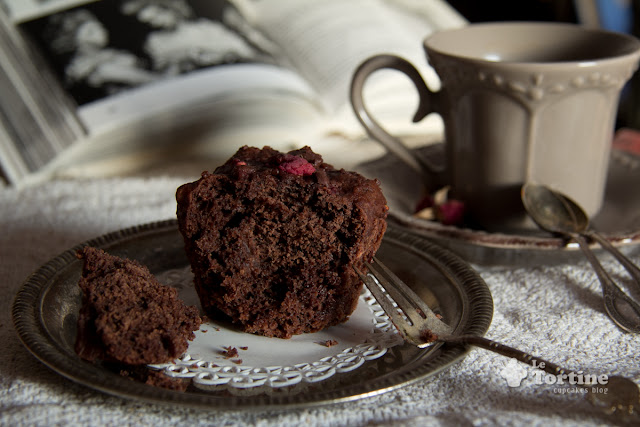 muffin al doppio cioccolato e lamponi