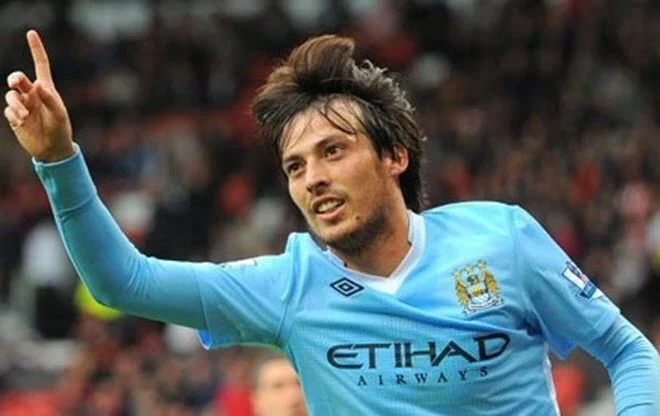 Man City dựng tượng David Silva Man City dựng tượng David Silva