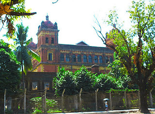 Side view from Anawrahta Road Side view from Anawrahta Road