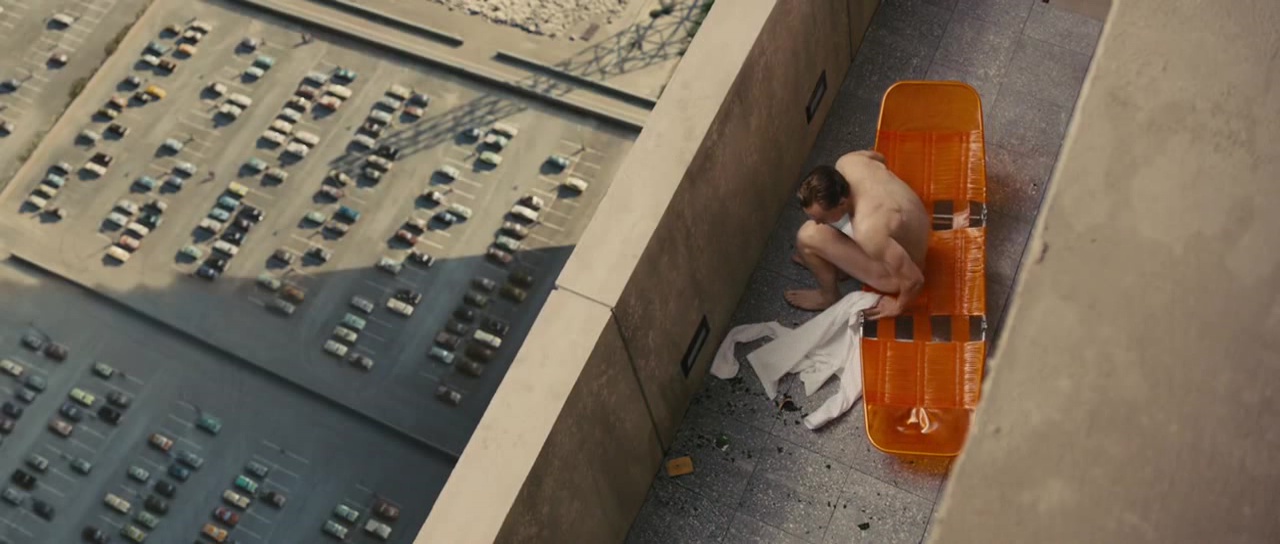 Tom Hiddleston nude in High-Rise.