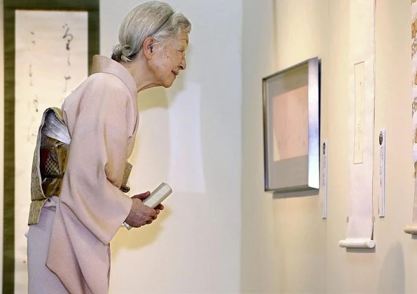 Empress Michiko visited the 50th exhibition of 100 Contemporary Female Calligraphers