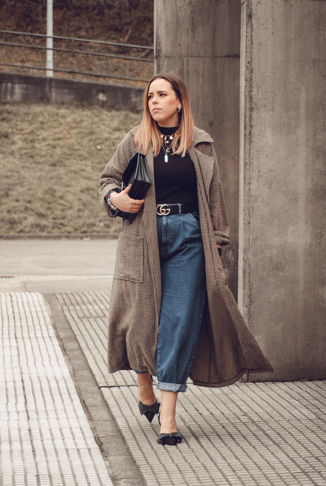 Outfit con pantalones slouchy