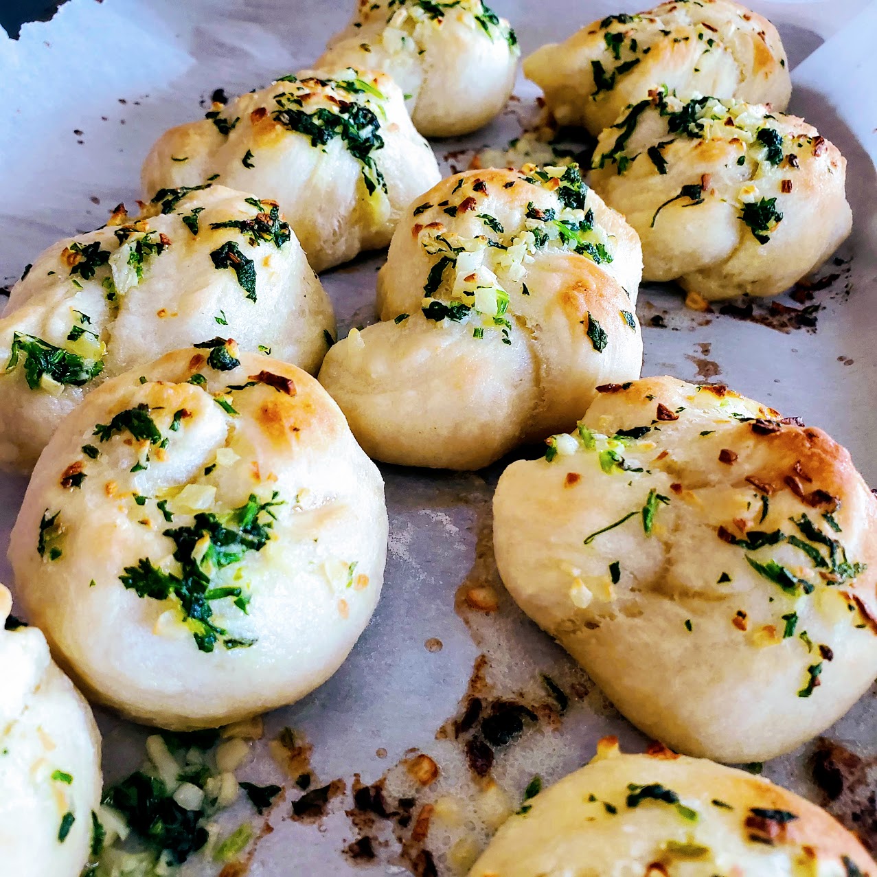 Garlic knots with Marinara