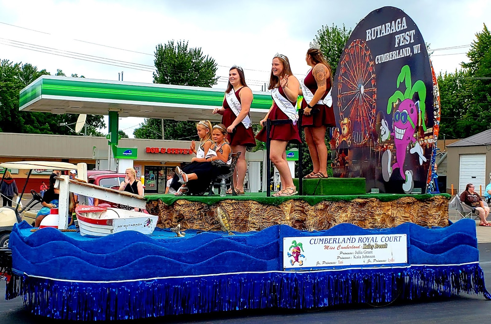 Small towns and summertime parades Roxanne Rustand Inspire Love