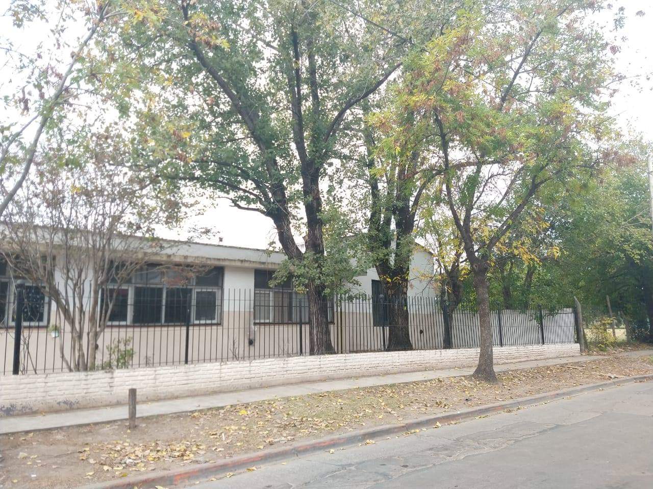 Castelar. Peligro de Derrumbe en una Escuela Primaria.