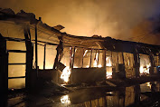 Kebakaran di Loa Janan Ilir 3 Jam Lebih Hanguskan Gudang Workshop