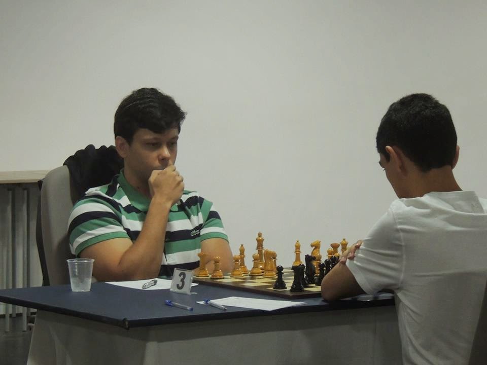 Partidas Inesquecíveis: Leitão, Rafael 1-0 Karpov, Anatoly