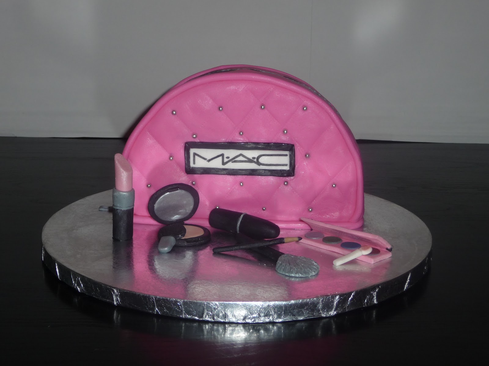 CLASSIC CAKES MAC makeup & cosmetic bag