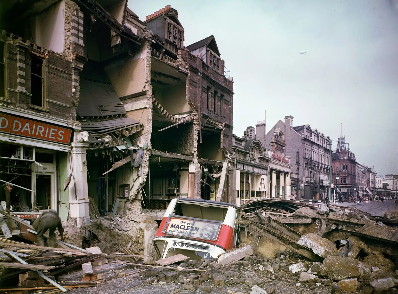 бомбардировка лондона 1940. бомбежка лондона вторая мировая. бомбежка лондона в 1940. англия в 1941 году. англия после второй мировой войны.