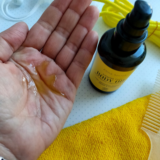 textura aceite Aceite corporal Firming Yuzu de Alma Secret, Reseña 06