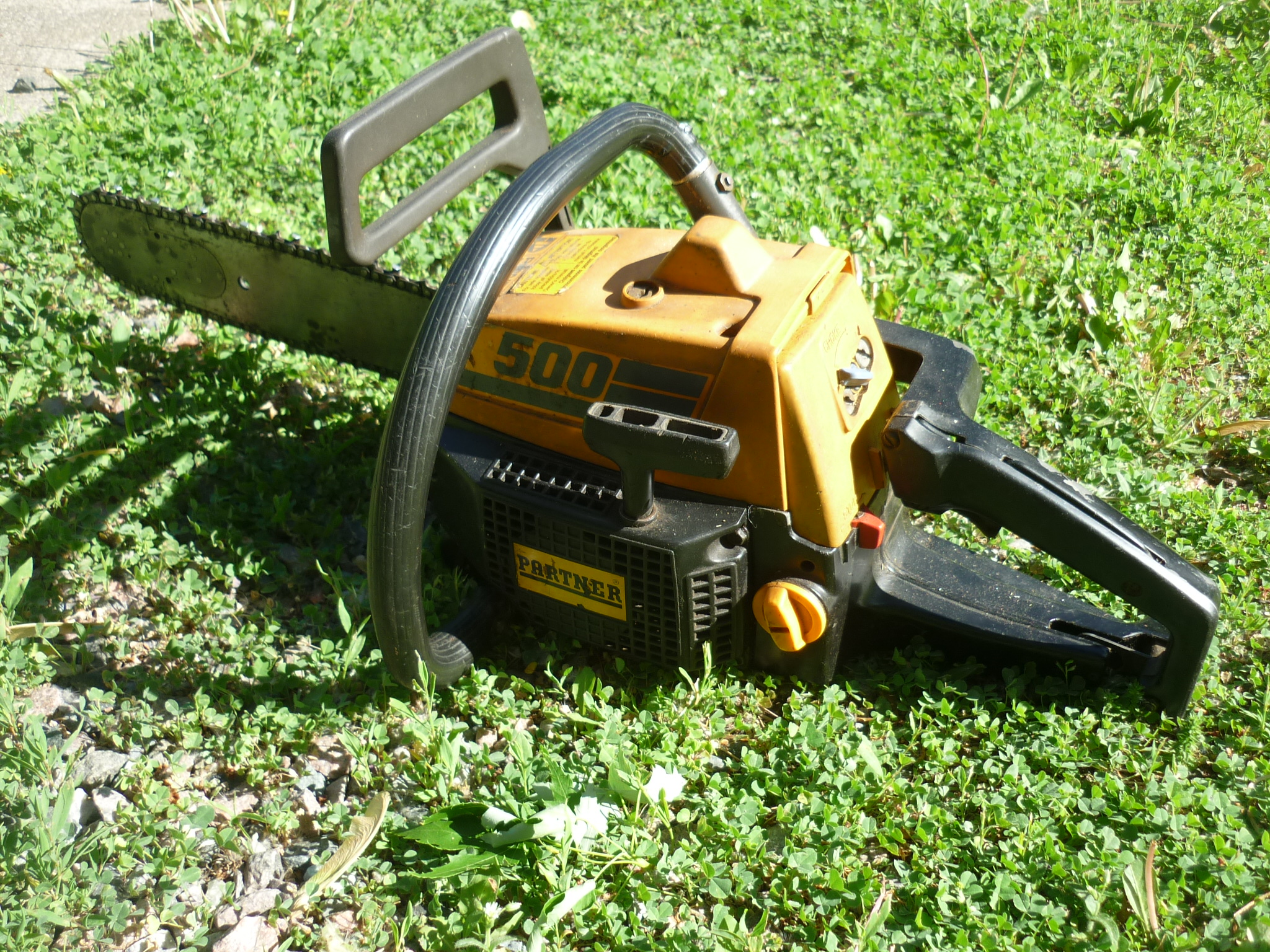 VINTAGE CHAINSAW COLLECTION PARTNER 500.