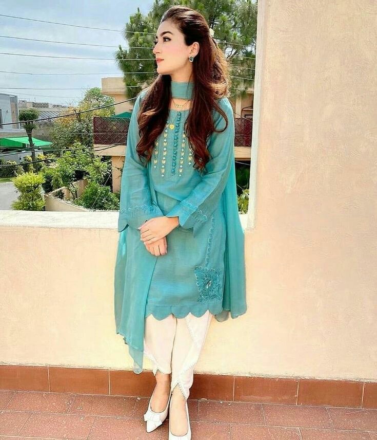 simple dressed