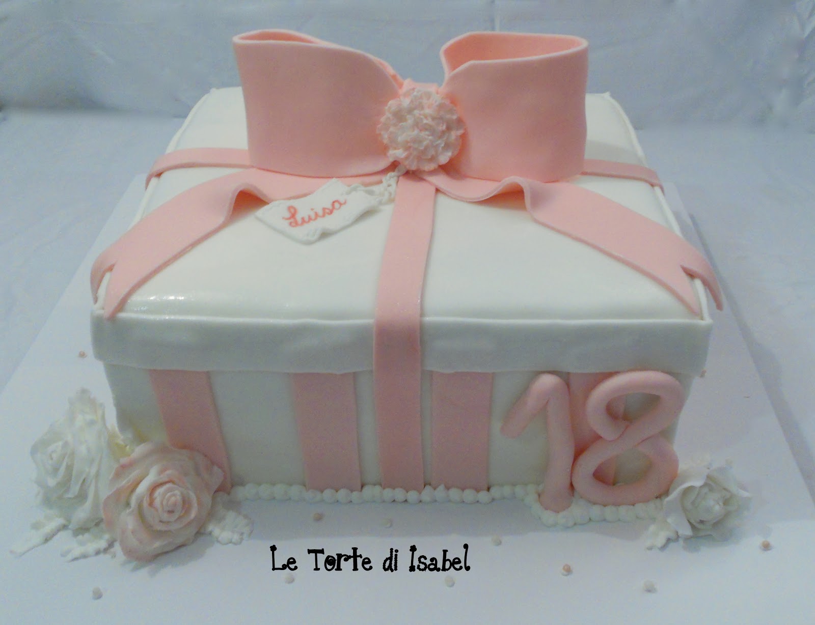 Le Torte di Isabel Torta pacco regalo per 18 anni