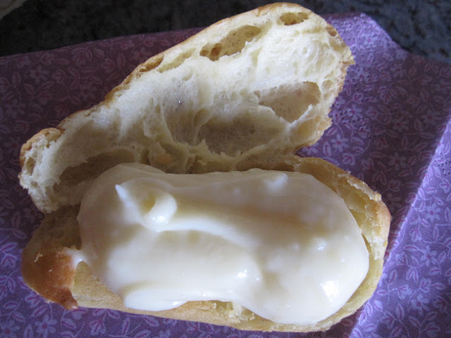  petisús (<strong>petit four</strong>) y profiteroles (<strong>petit</strong> choux) 