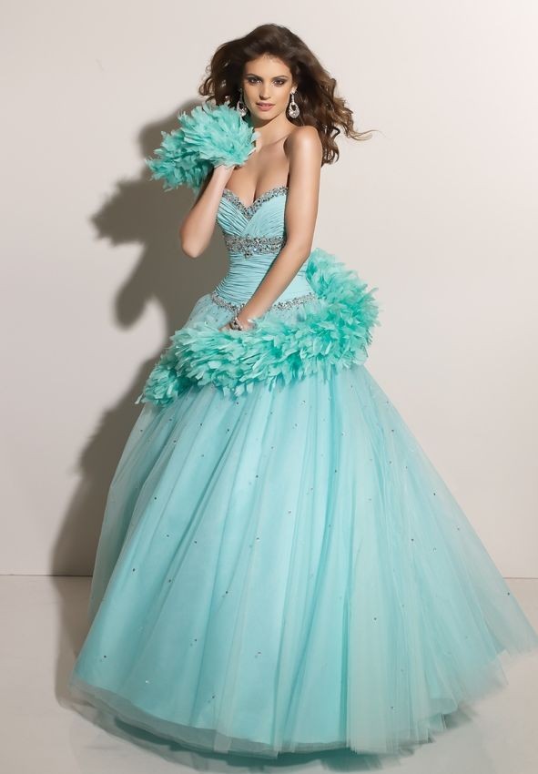 WhiteAzalea Ball Gowns: Make Yourself Look Like A Noble Girl with Ball Gowns