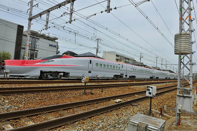 ブロガー 芦屋から 芦屋駅通過貨物列車