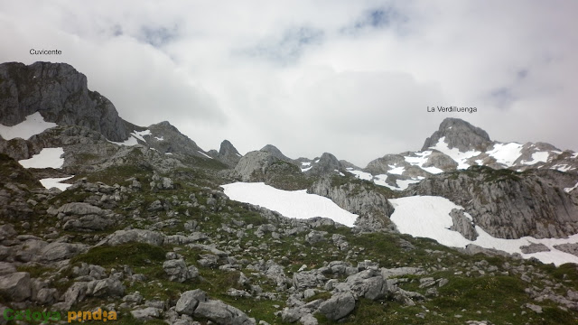 Ruta al Jultayo y Cuivicente desde el Lago Ercina pasando por el Refugio de Vega de Ario, en Picos de Europa.