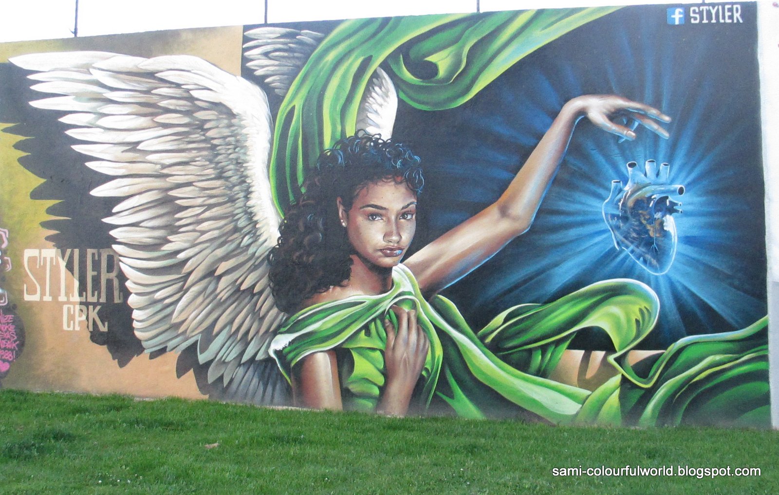 COLOURFULWORLD Monday Mural Angel wings
