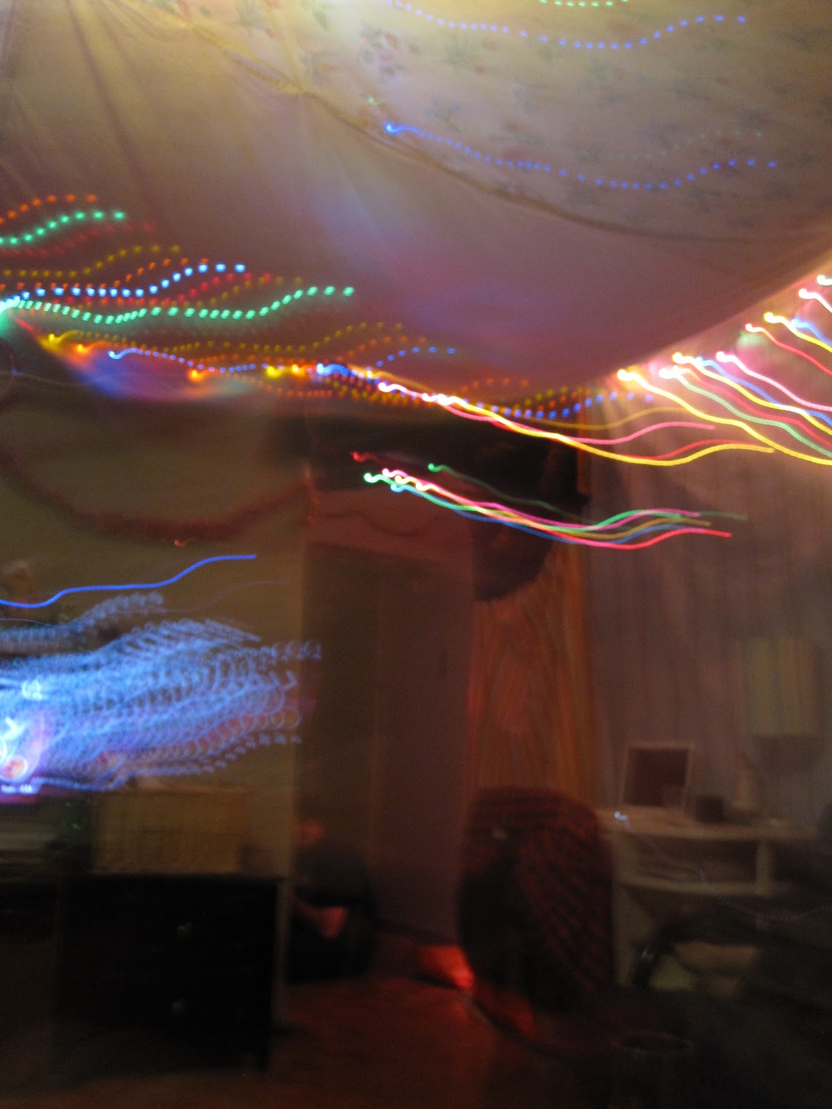 tiny glimpses Blanket fort party!