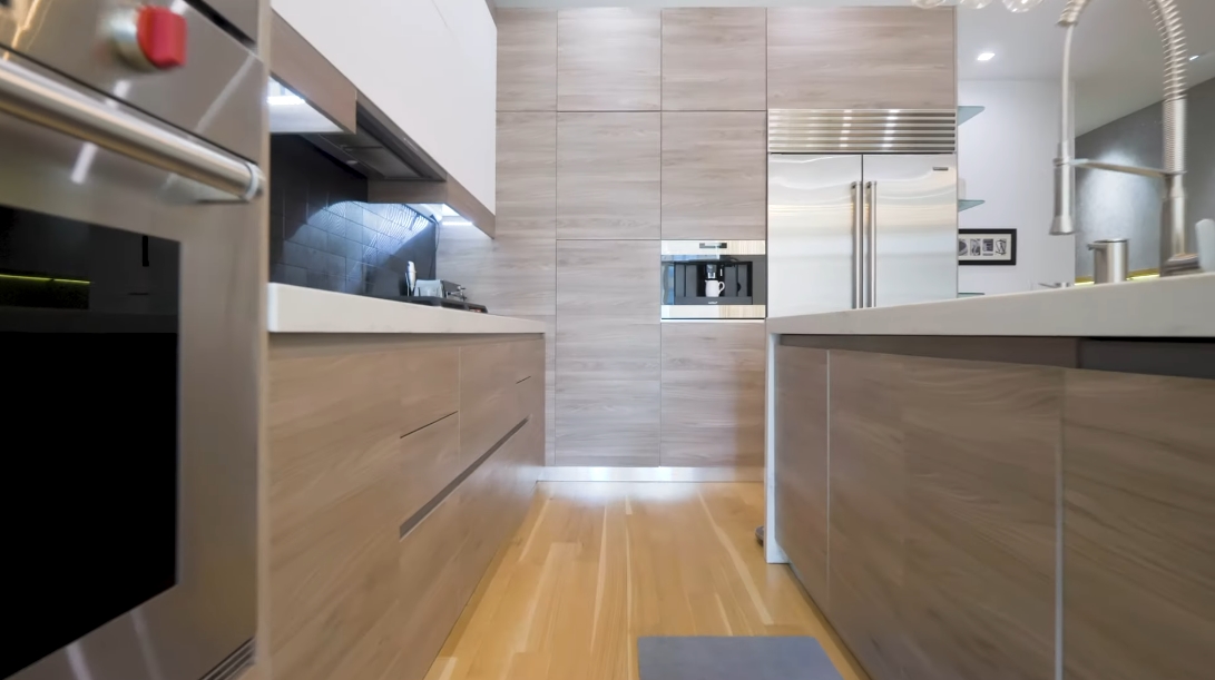35 Interior Design Photos vs. 3046 N Ashland Ave Unit 1, Chicago Luxury Townhome Tour