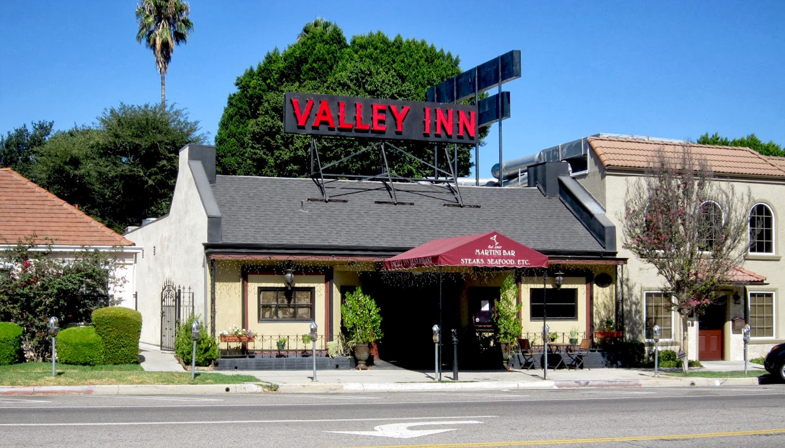 The Museum of the San Fernando Valley LITTLE SURPRISES ALONG VENTURA