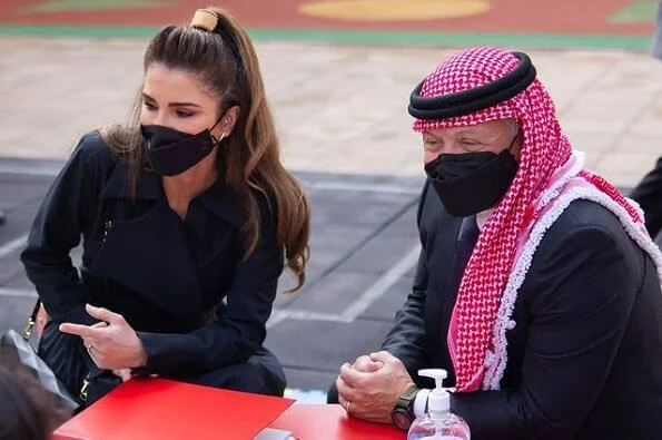 King Abdullah and Queen Rania visited the tomb of the late King Hussein