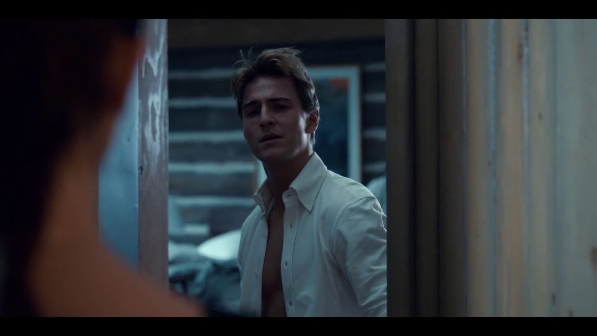 Films Et Séries Tv Avec Evan Roderick ausCAPS: Evan Roderick shirtless in Spinning Out 1-03 "Proceed with