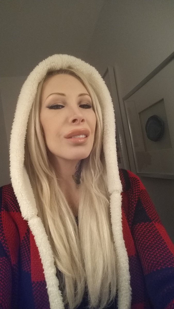 Sunny's Dark Desires: Candy Manson - In Conversation