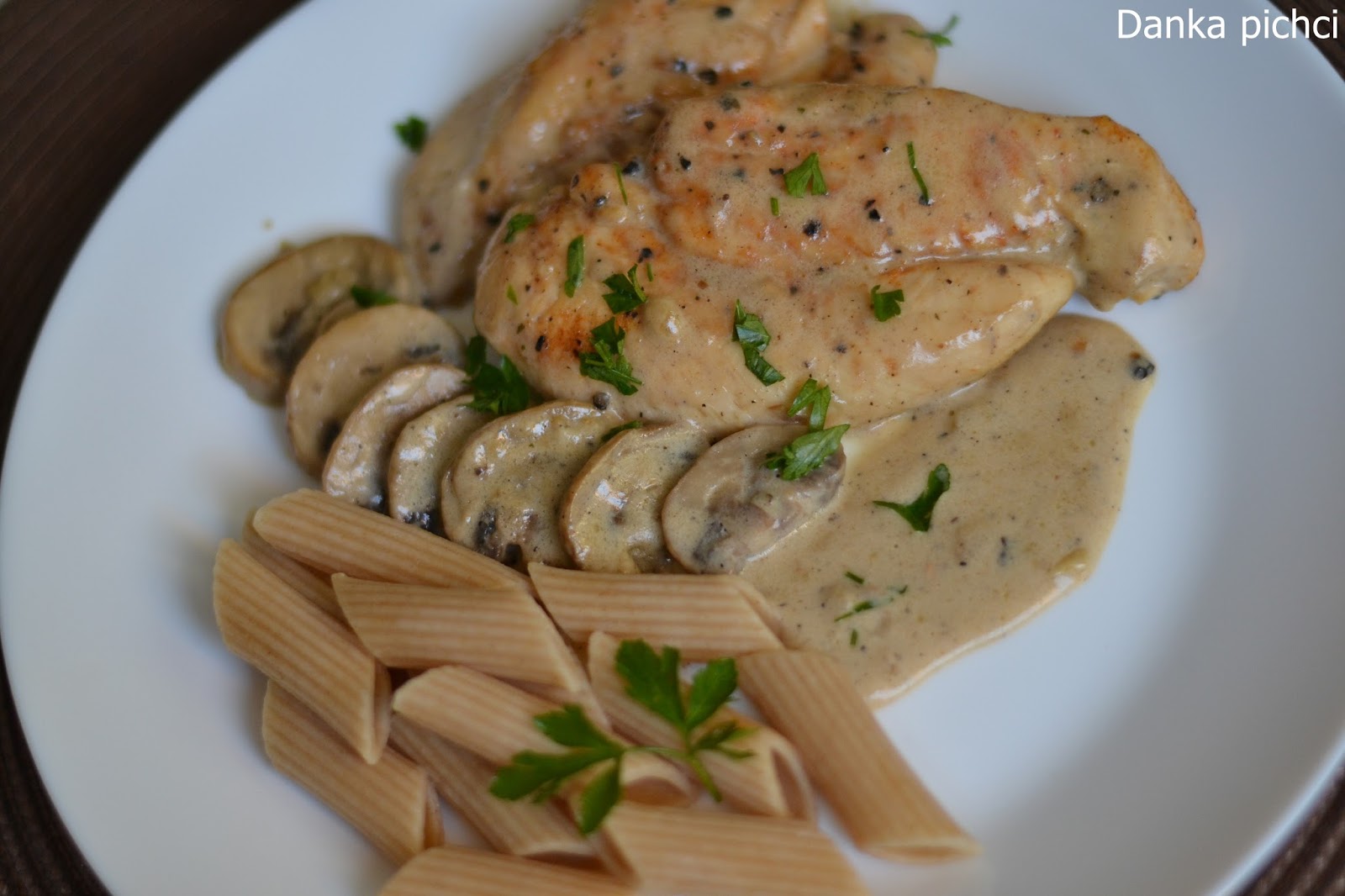 Filety z kurczaka w sosie pieczarkowośmietanowym Danka Pichci