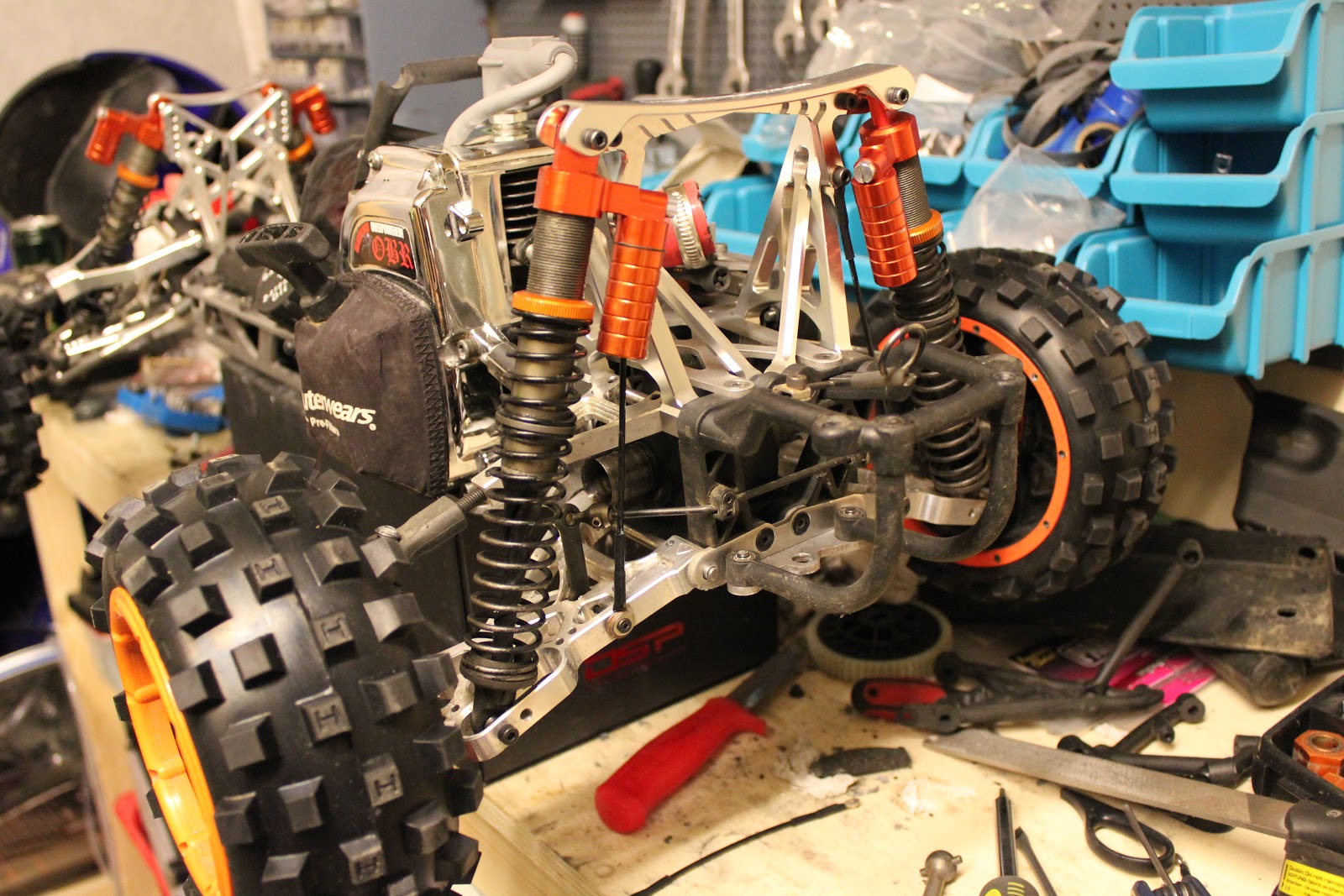 Plasticmodeling: Hpi baja 5T build update.