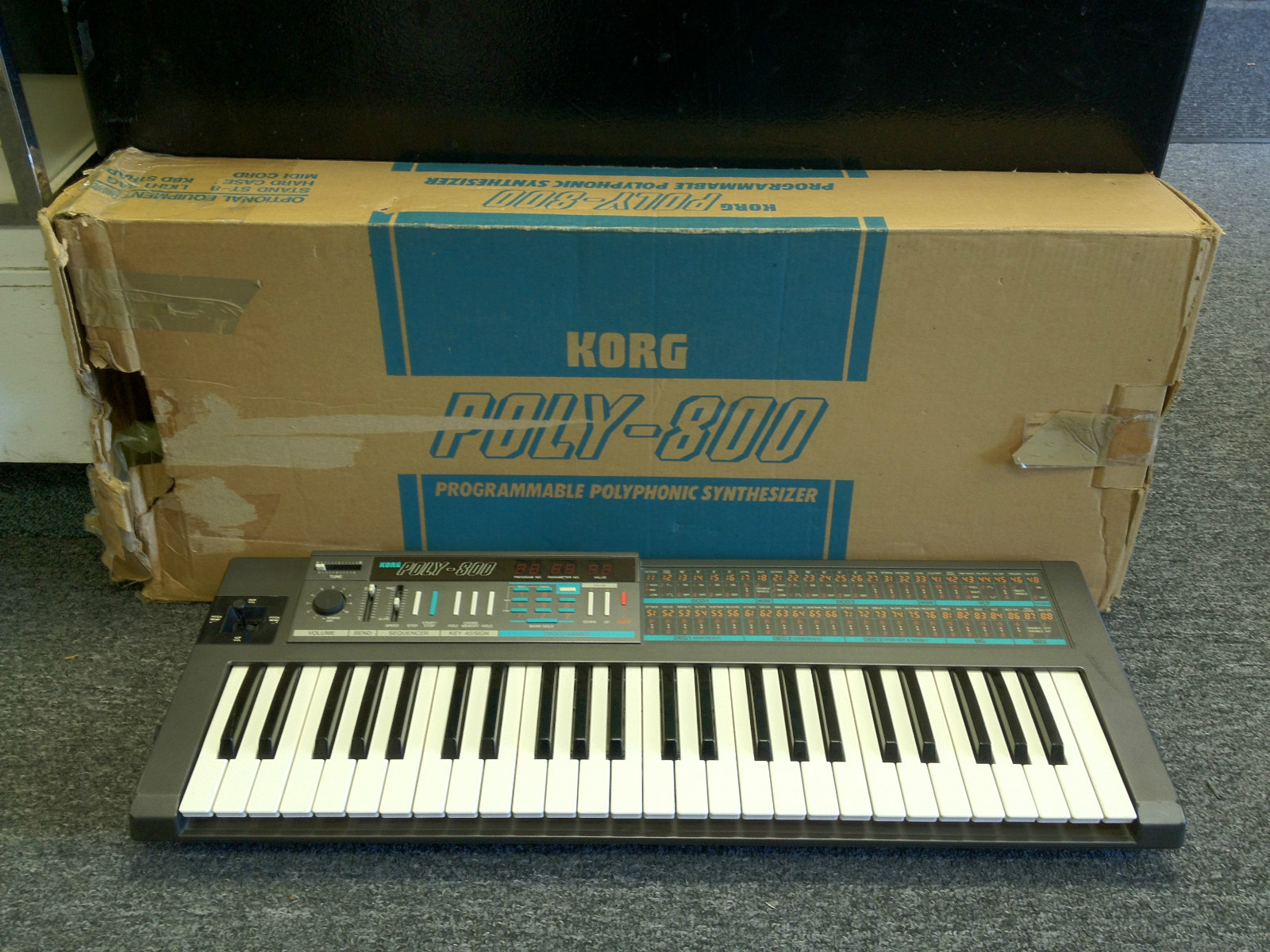 MATRIXSYNTH Poly800 with Original Box
