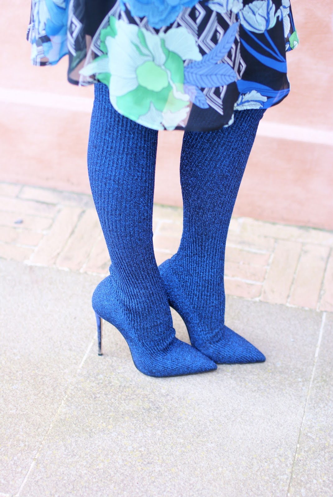 How to wear over the knee sock boots Fashion and Cookies fashion