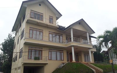 View Villa Putih Istana Bunga Lembang Background