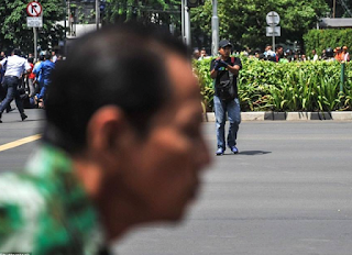 Bukti Foto Dan Video Pelaku Teroris Ledakan Bom Sarinah Jakarta
