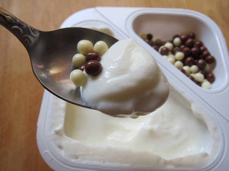 Review Muller Corner Yogurt Choco Balls and Granola Brand Eating