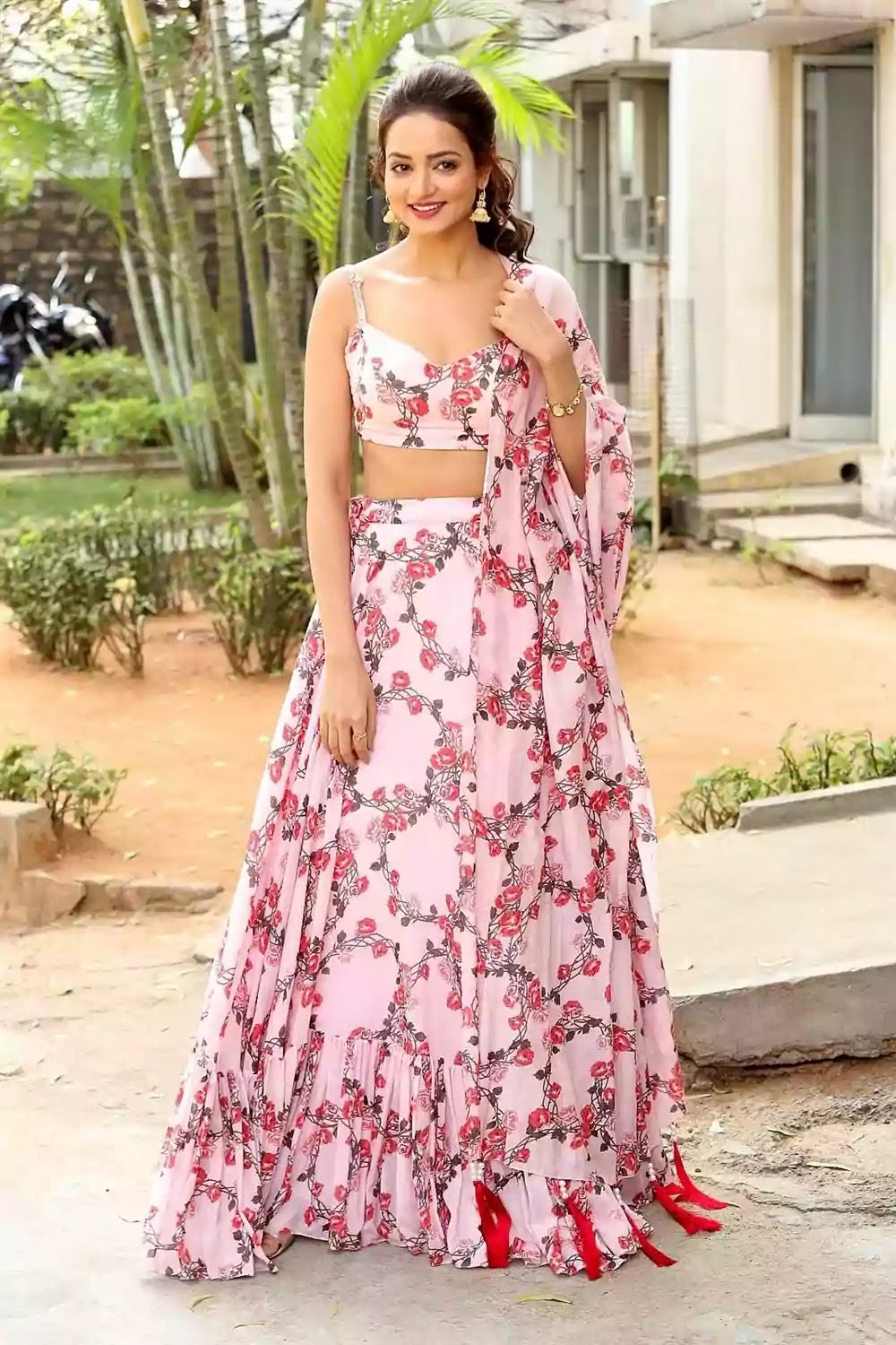 shanvi-srivastava-in-pink-lehenga shanvi-srivastava-in-pink-lehenga
