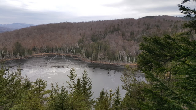 Vue à partir du sentier du lac du Carcan (mont Sourire)