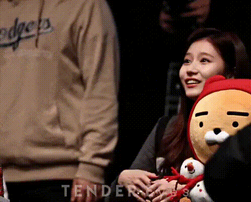 제복 입은 팬을 본 사나 | 인스티즈