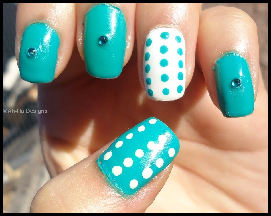 Ah-Ha Designs: Turquoise Polka Dot Nails!