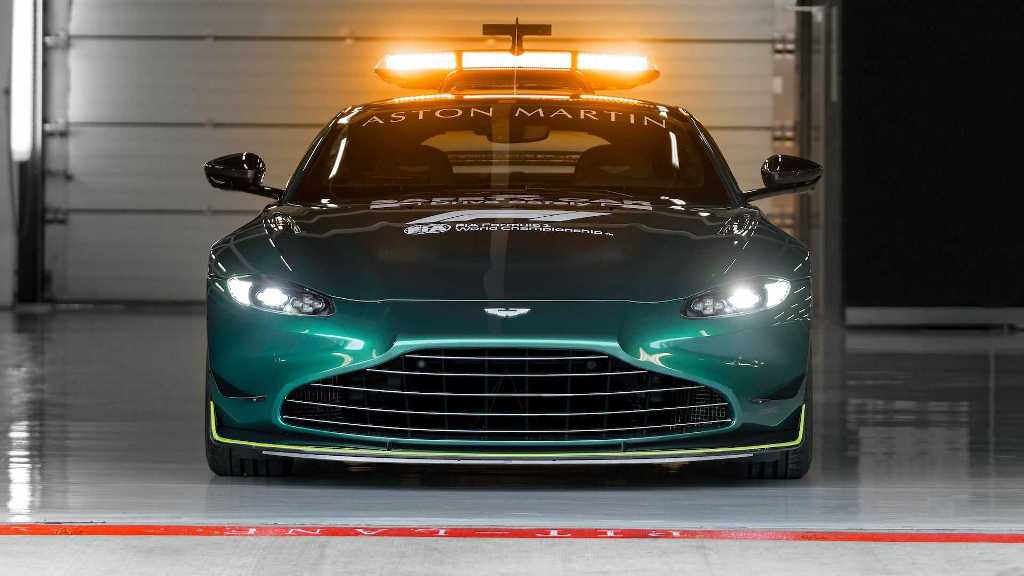 2021 Aston Martin DBX F1 Medical Car