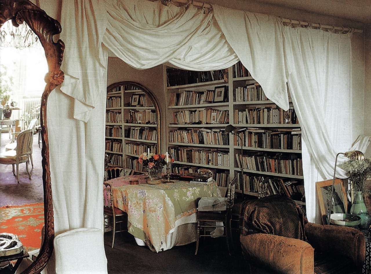 {at home with loulou de la falaise}