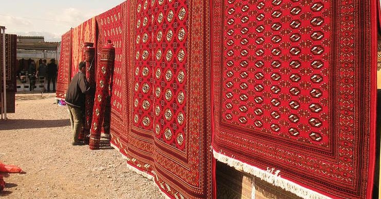An Introduction to Bukhara Rugs and Their Types