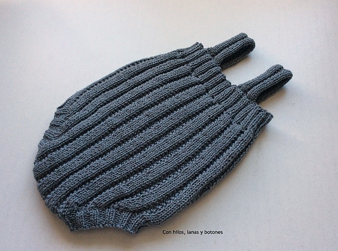 Con hilos, lanas y botones: Pelele Enkel (Becharmed Knitwear)